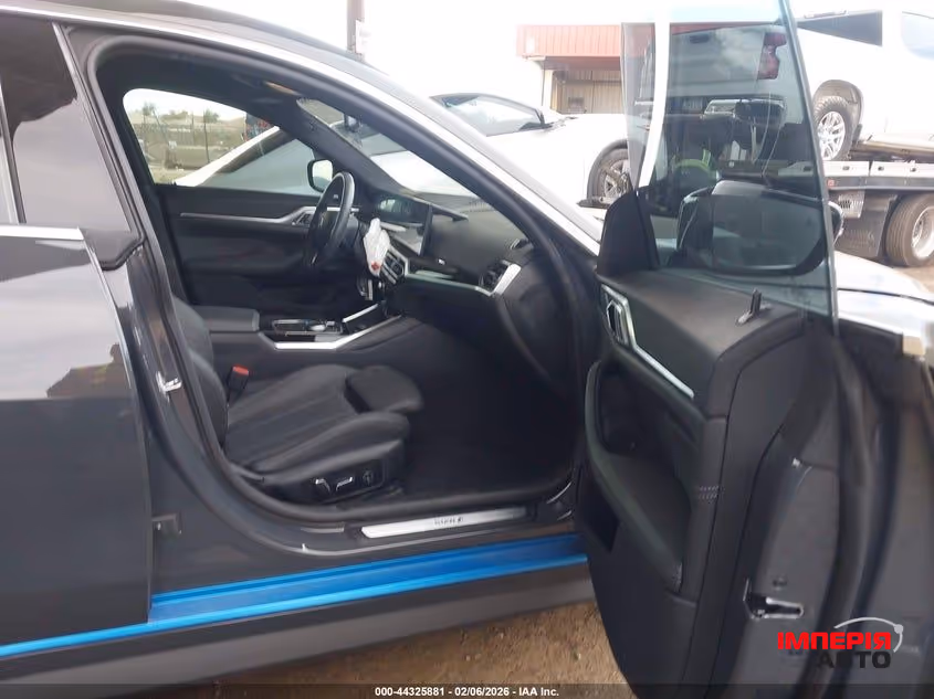 BMW i4 - фото 5