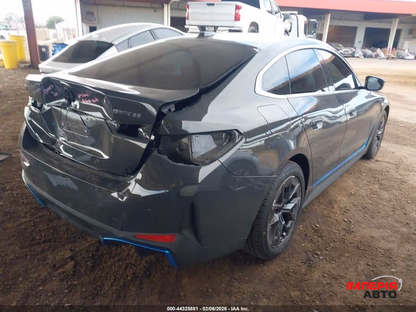 BMW i4 - фото 4