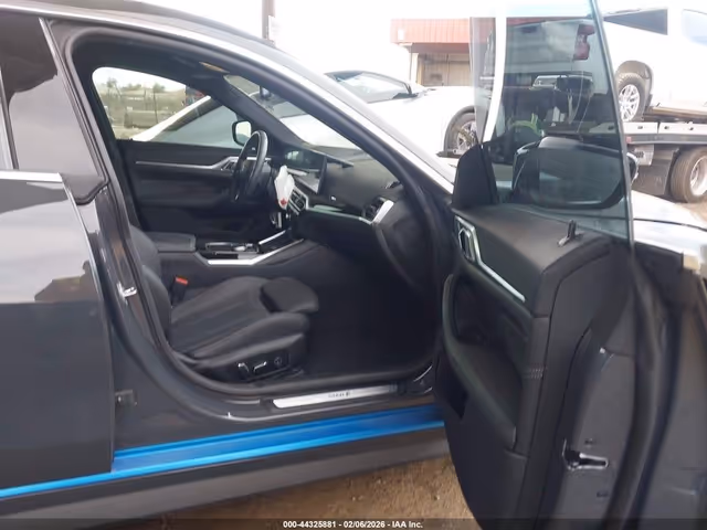 BMW i4 - фото 5