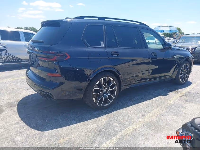 BMW X7 - фото 2