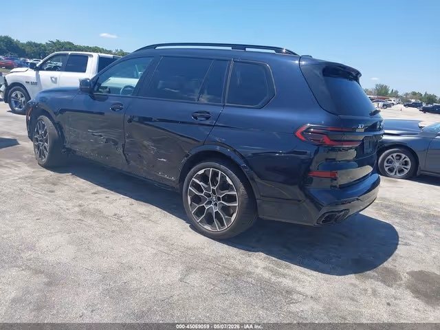 BMW X7 - фото 4