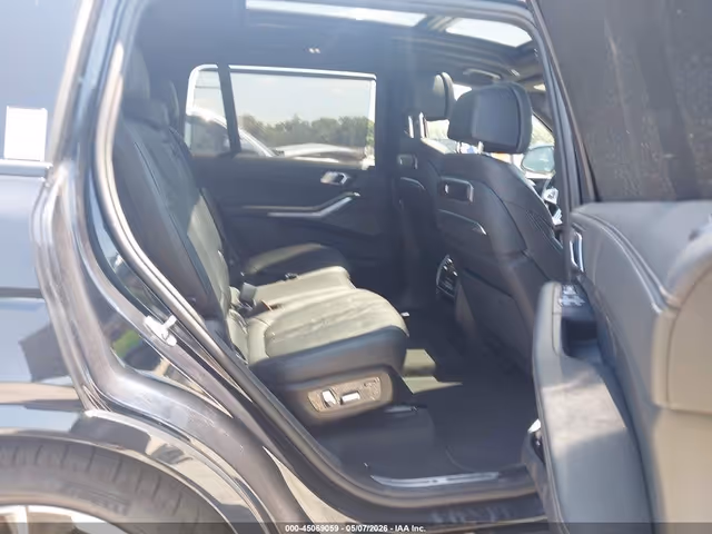 BMW X7 - фото 5