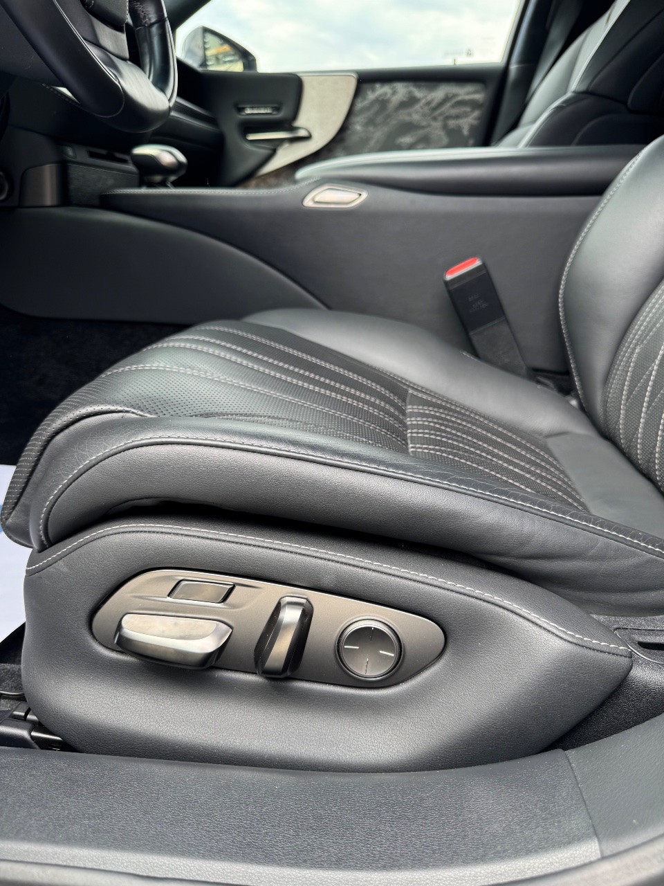 Lexus LS - фото 9