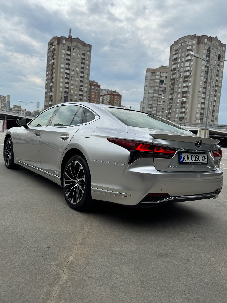 Lexus LS - фото 3