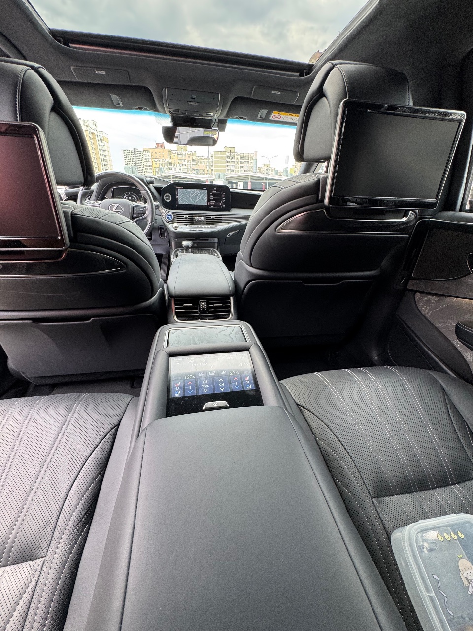 Lexus LS - фото 37