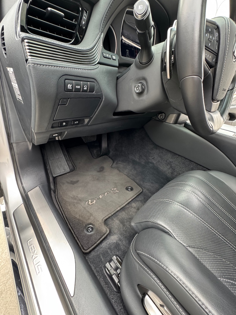 Lexus LS - фото 39