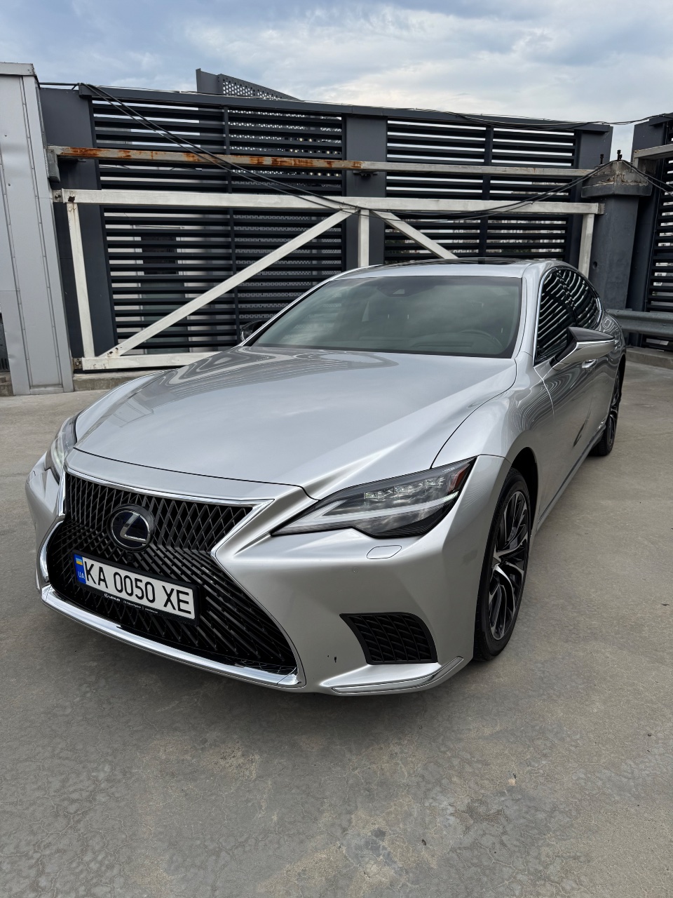 Lexus LS - фото 2