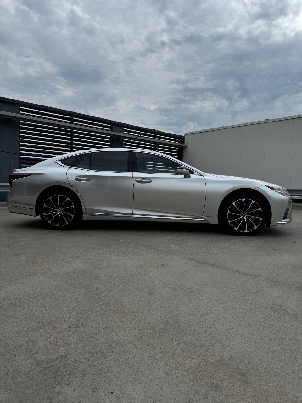 Lexus LS - фото 29