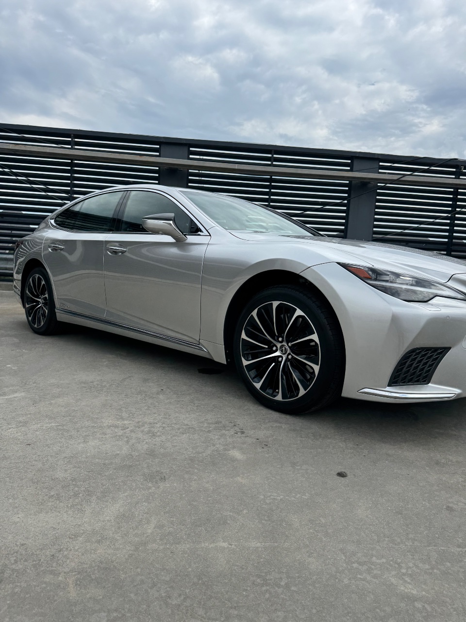 Lexus LS - фото 6