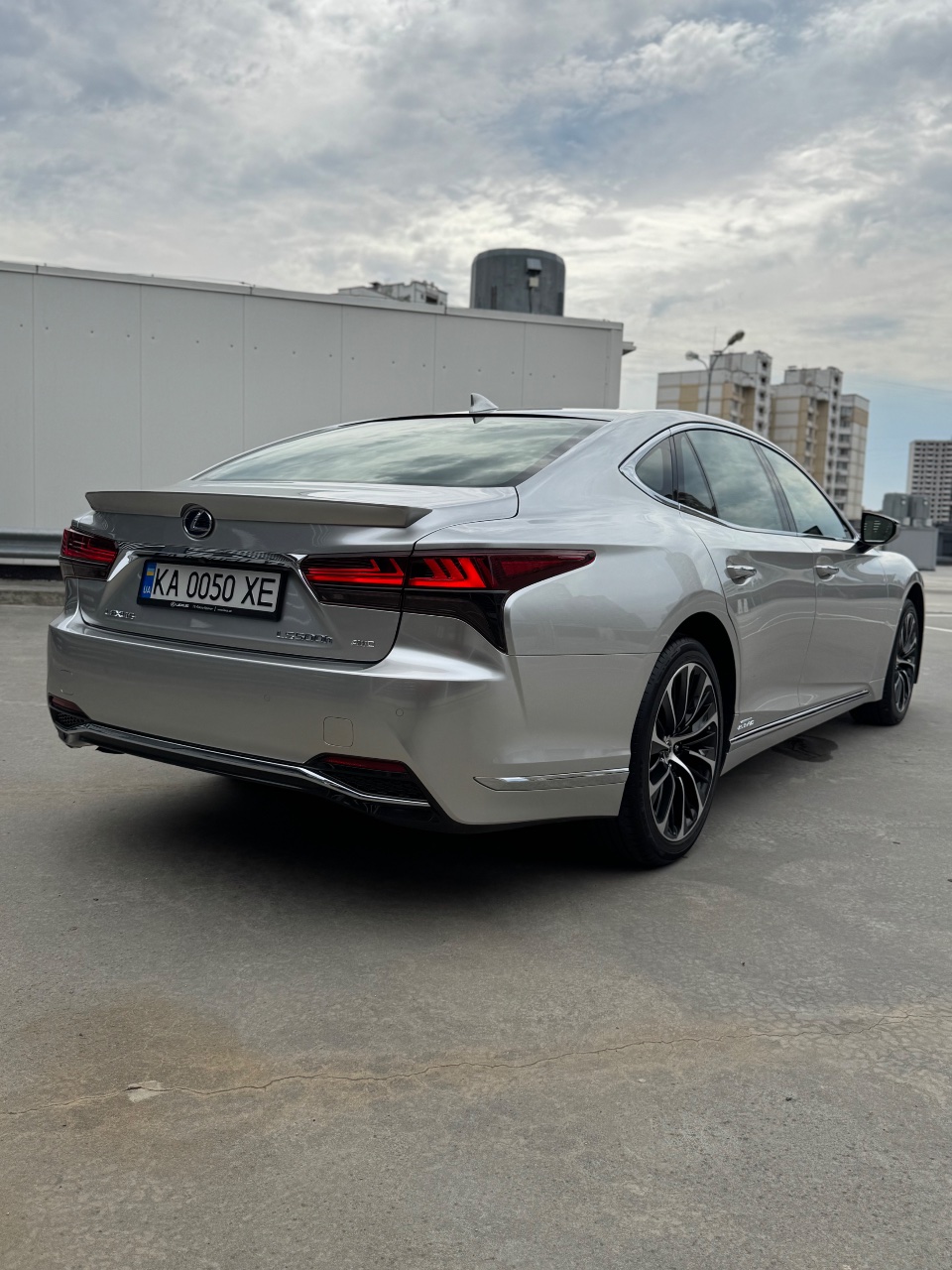 Lexus LS - фото 16