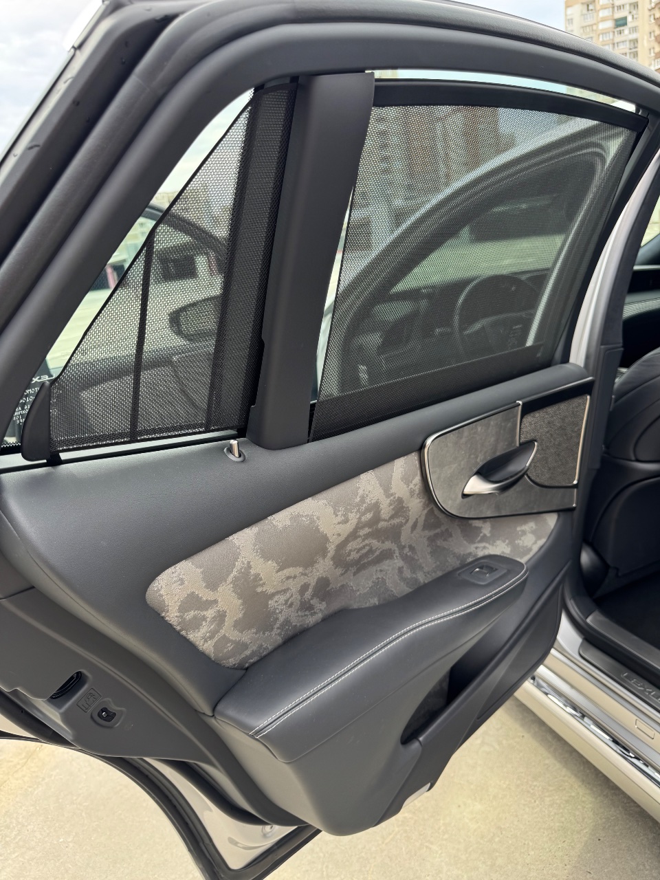 Lexus LS - фото 35