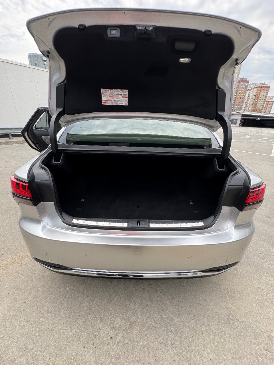 Lexus LS - фото 30