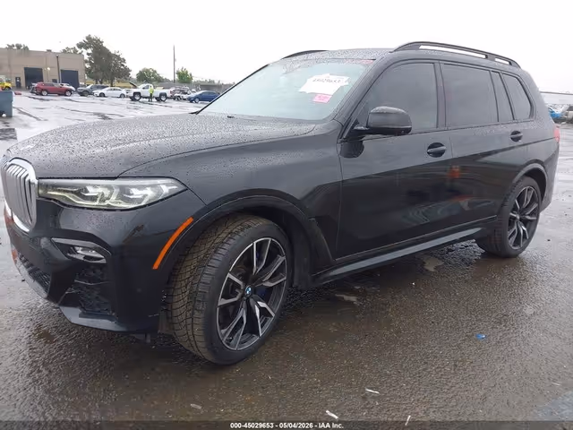 BMW X7 - фото 2