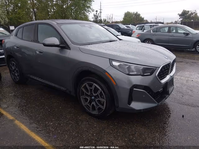 BMW X2 - фото 1