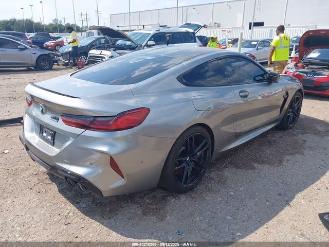 BMW M8 - фото 4