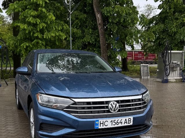 Volkswagen Jetta - фото 1