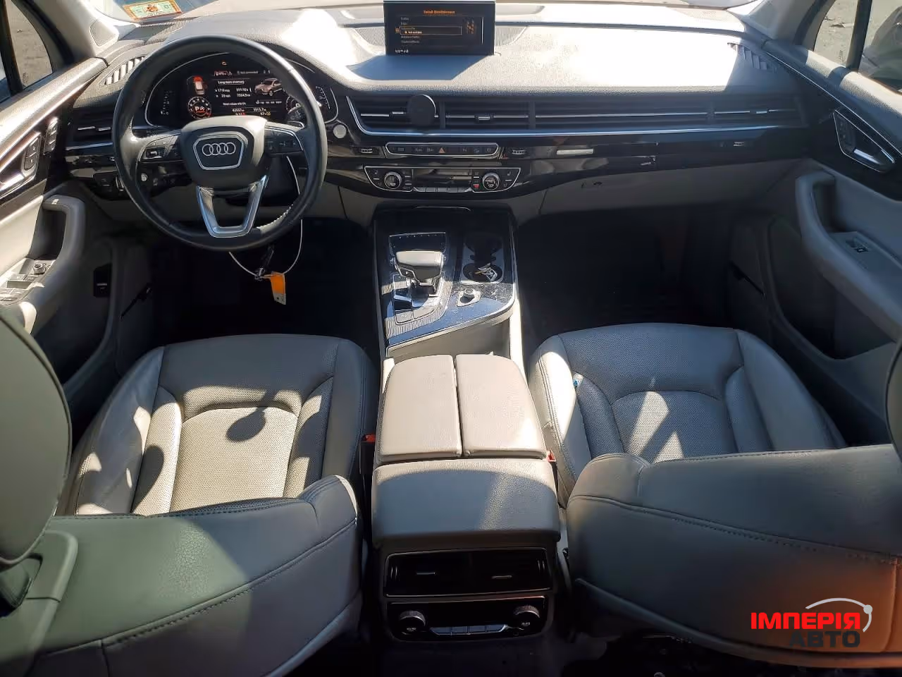 Audi Q7 - фото 8
