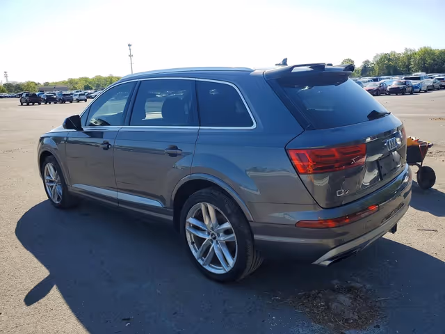 Audi Q7 - фото 2