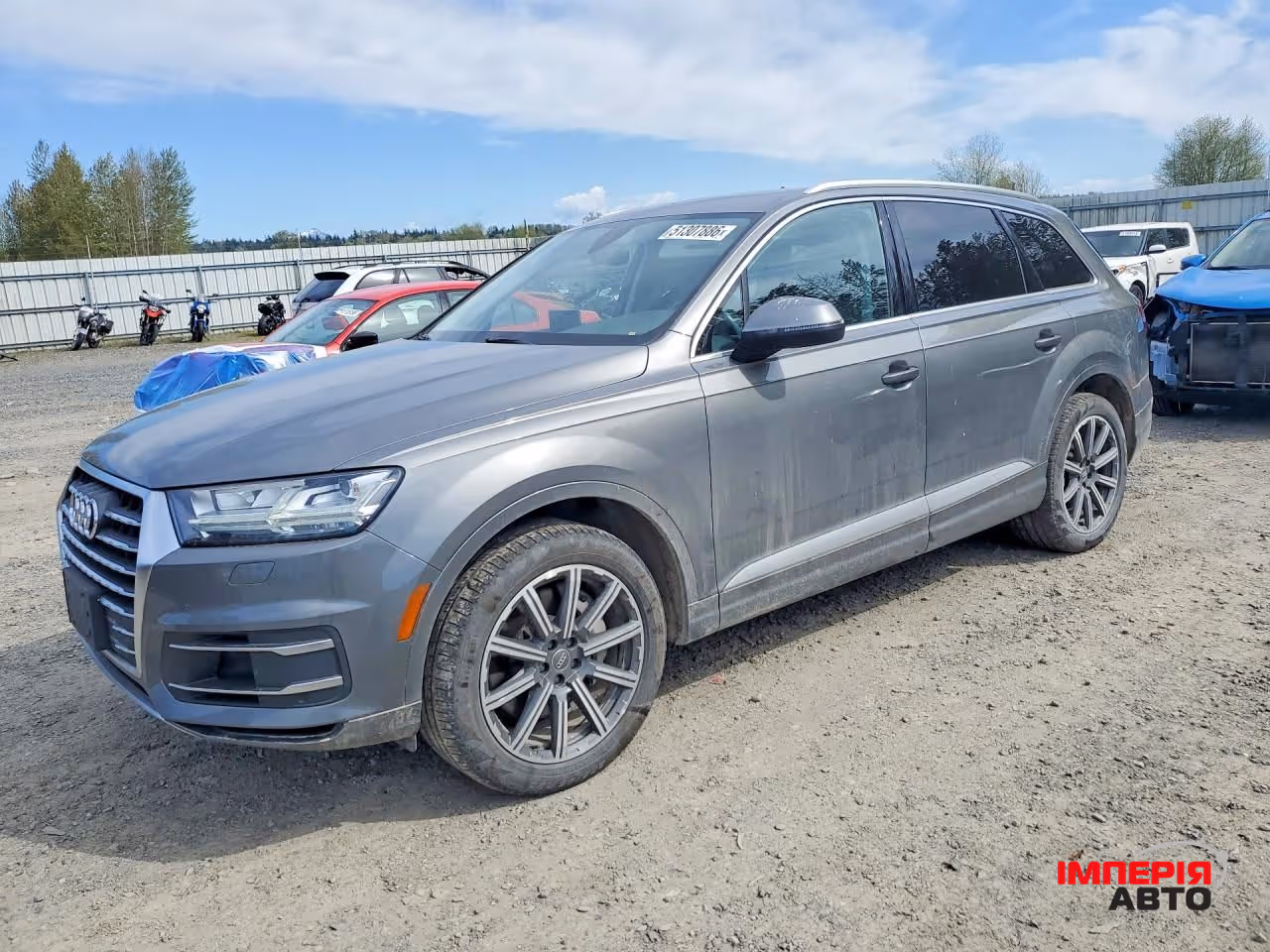 Audi Q7 - фото 1