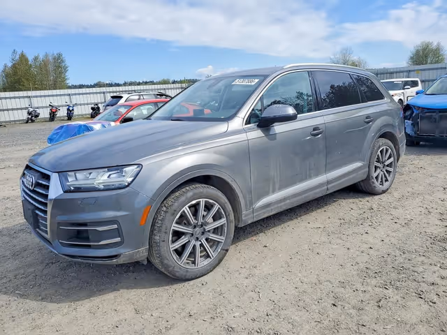 Audi Q7 - фото 1