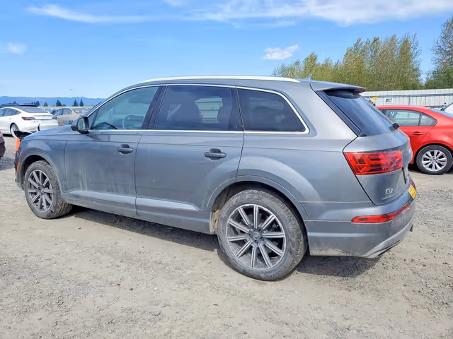 Audi Q7 - фото 2
