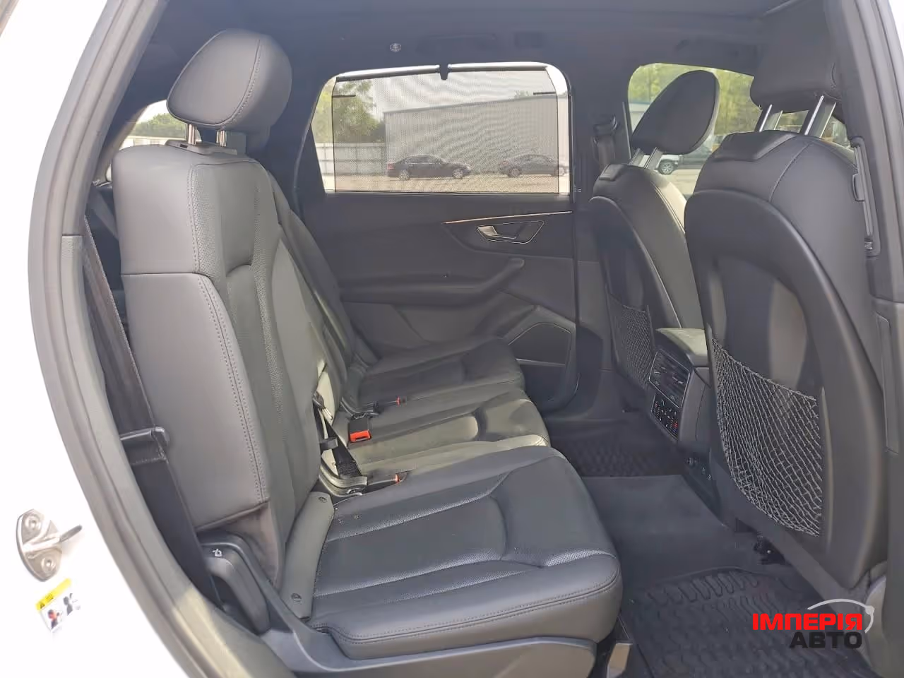 Audi Q7 - фото 11