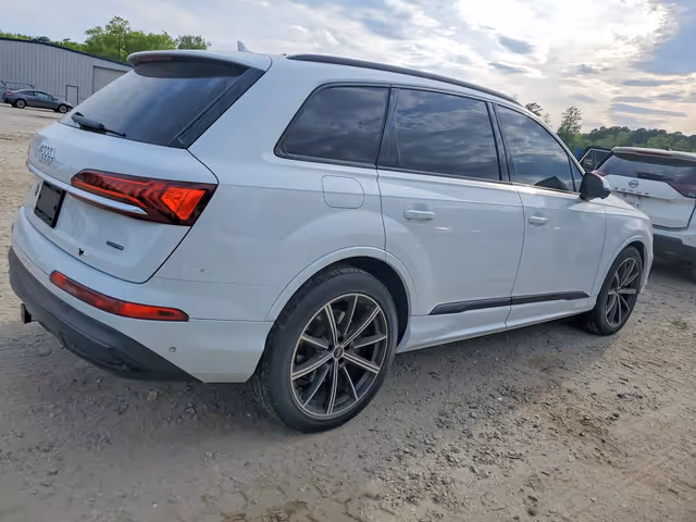 Audi Q7 - фото 3