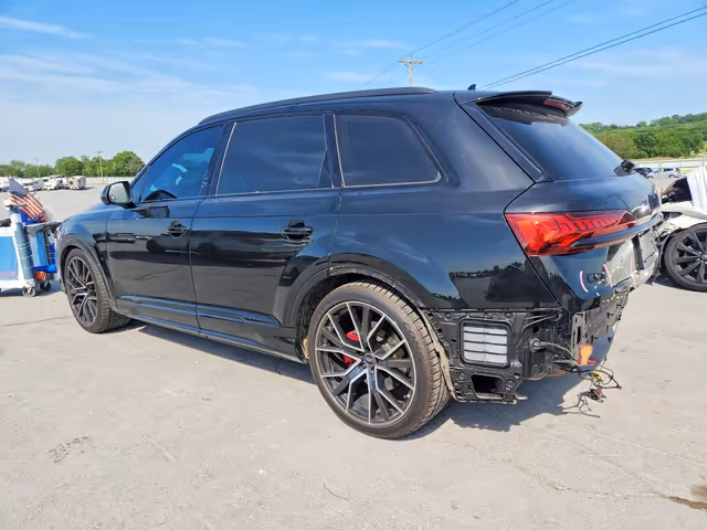 Audi Q7 - фото 2