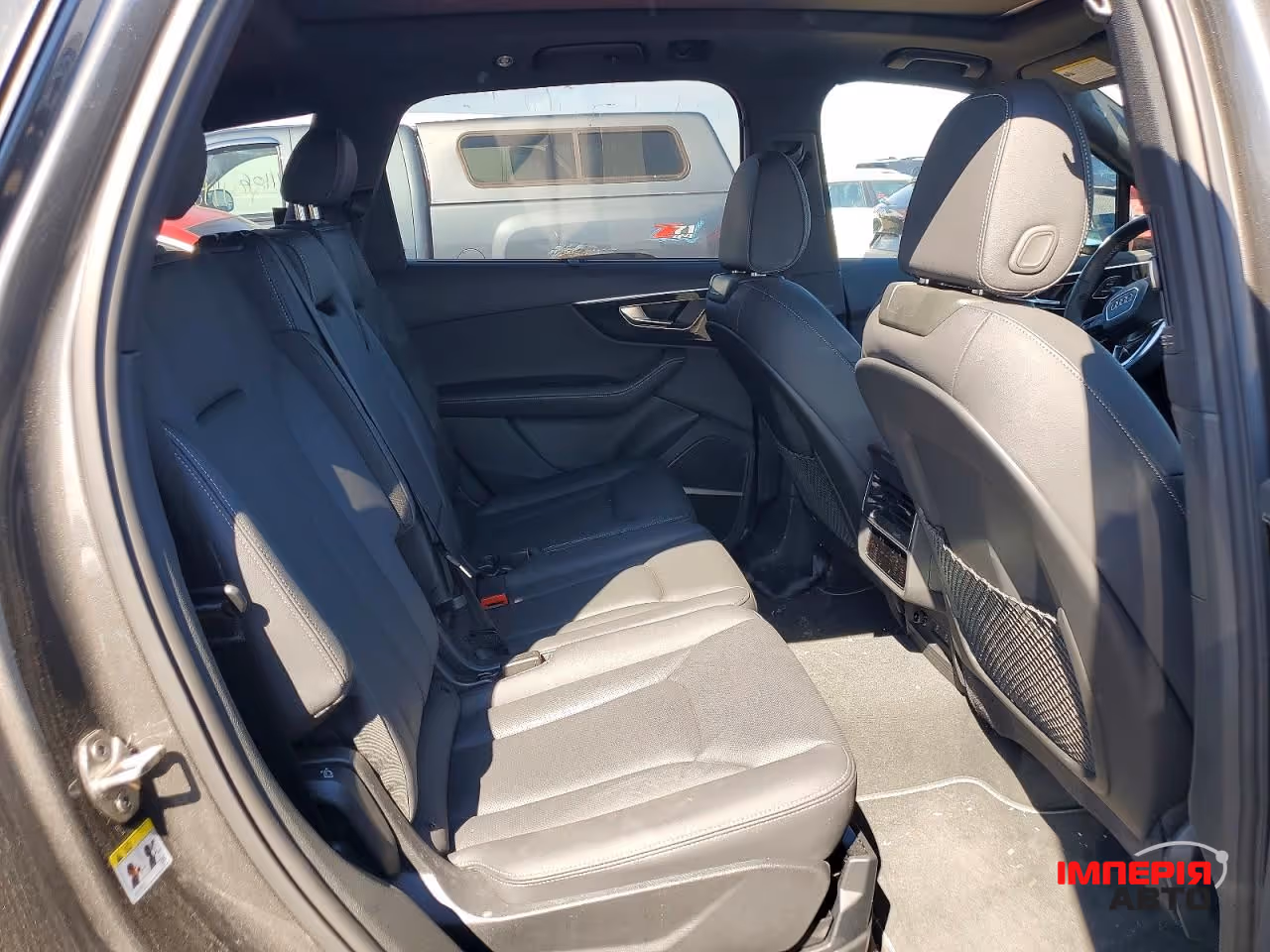 Audi Q7 - фото 10