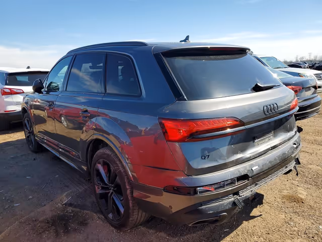 Audi Q7 - фото 2
