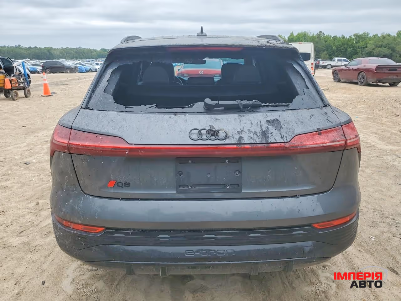 Audi Q8 e-tron - фото 6