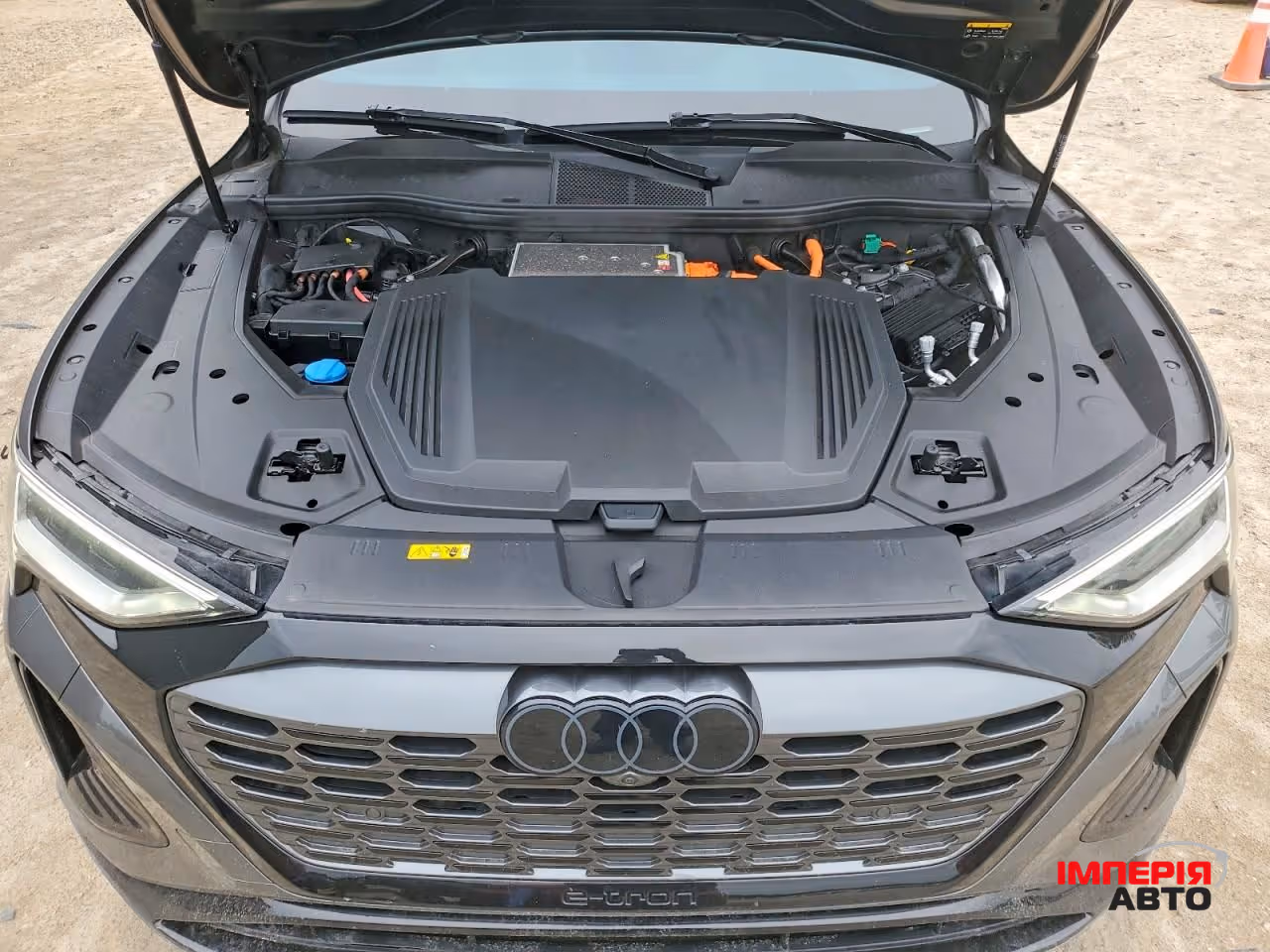Audi Q8 e-tron - фото 11