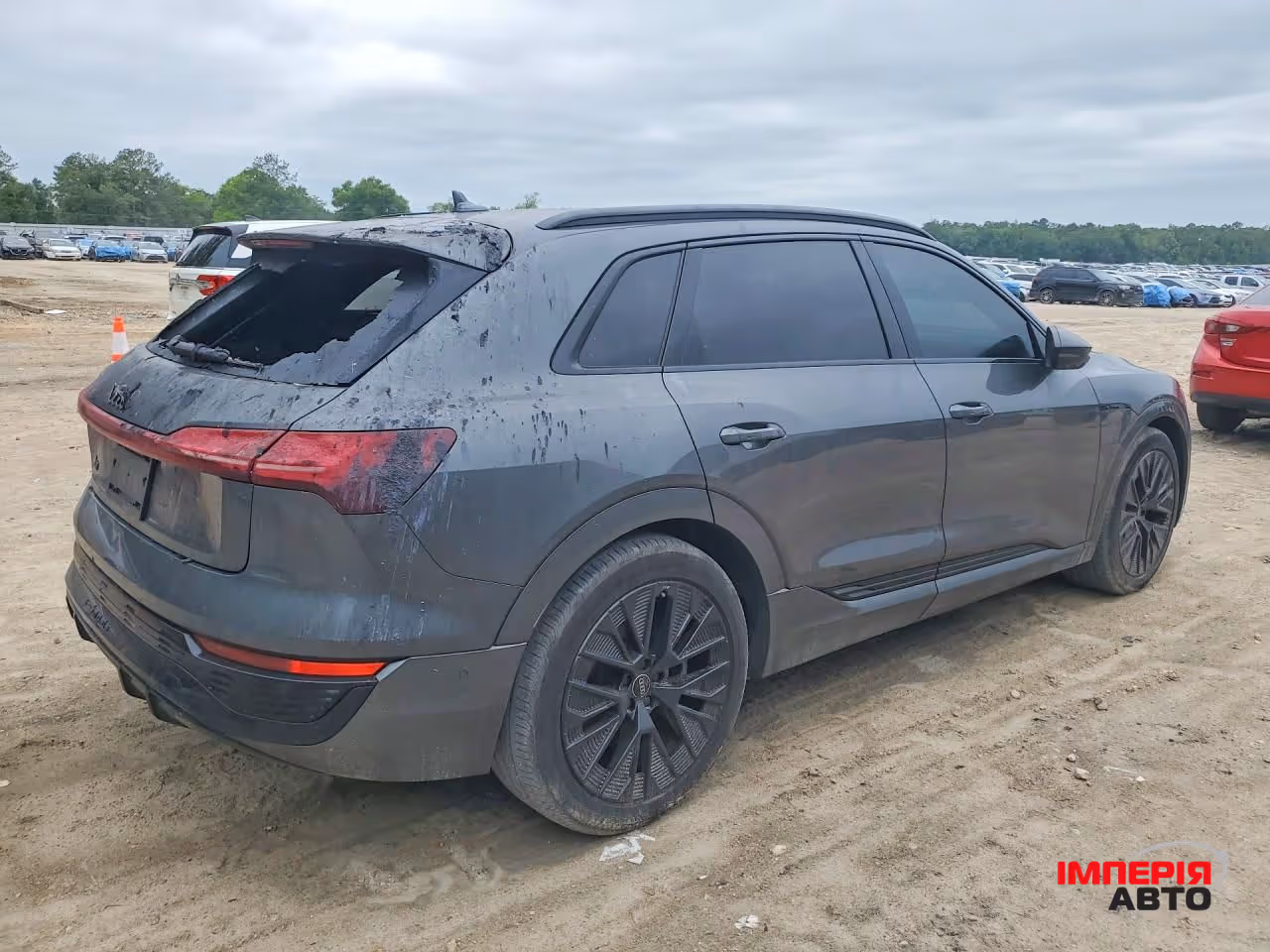 Audi Q8 e-tron - фото 3