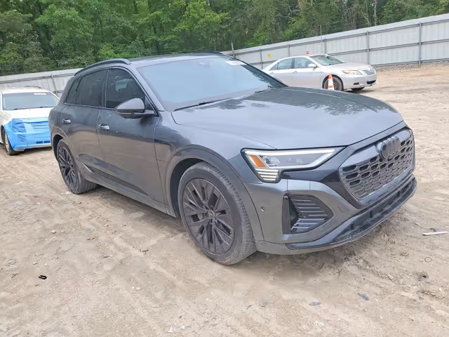 Audi Q8 e-tron - фото 4