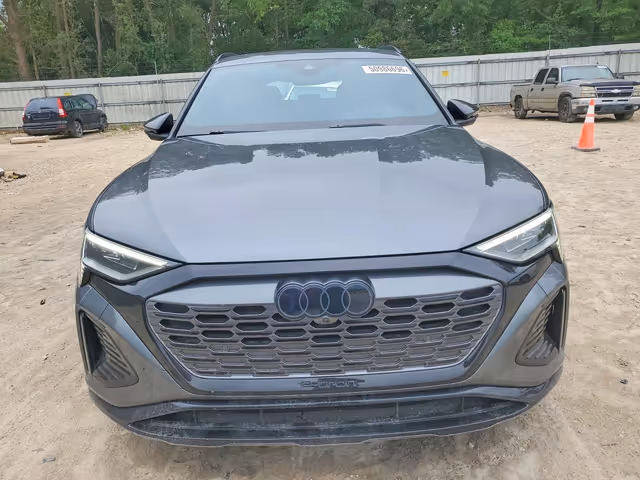 Audi Q8 e-tron - фото 5