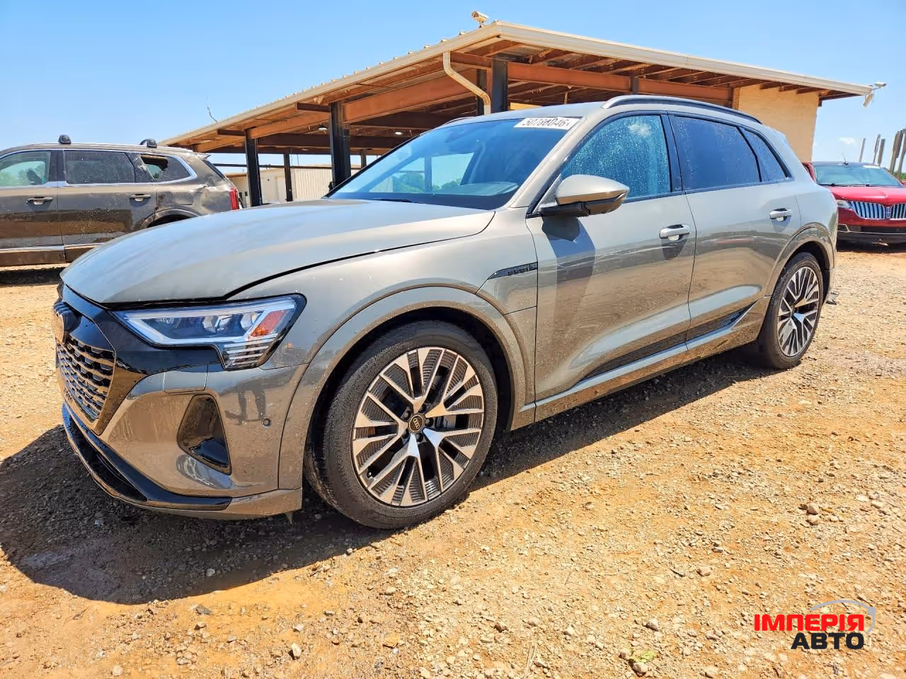 Audi Q8 e-tron - фото 1