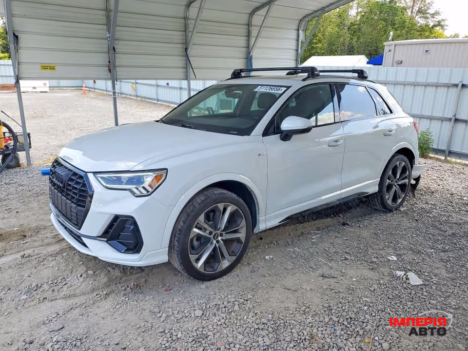Audi Q3 - фото 1