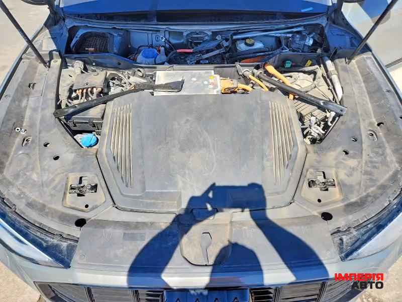 Audi e-tron - фото 12