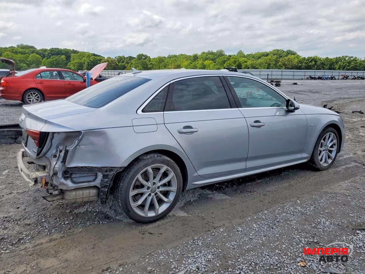Audi A4 - фото 3