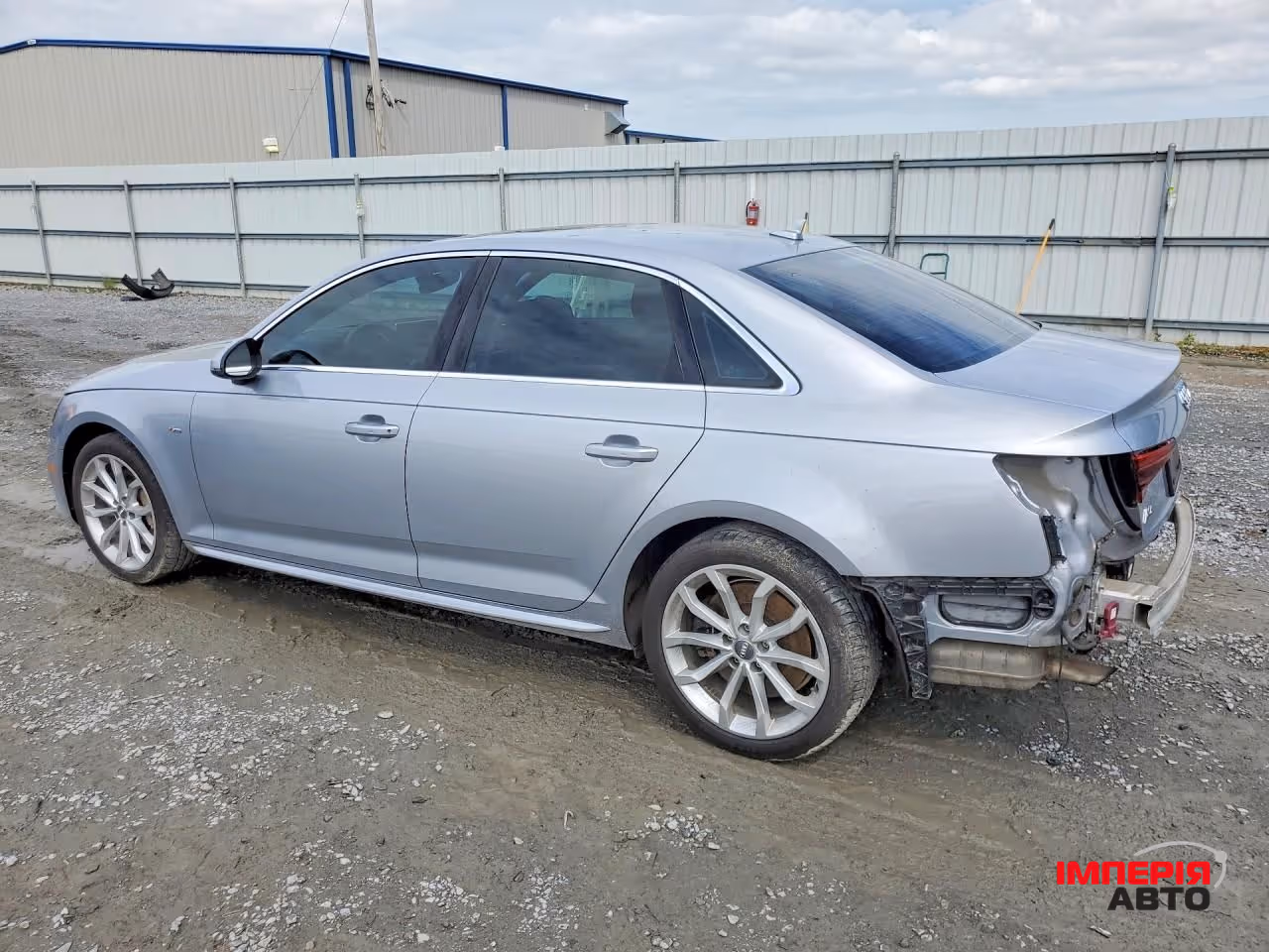 Audi A4 - фото 2