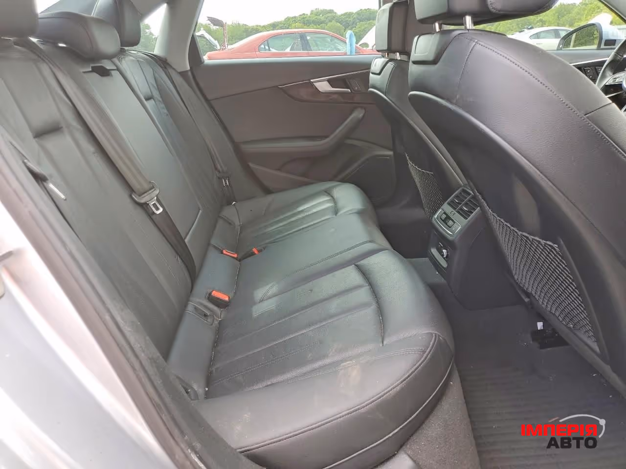 Audi A4 - фото 10