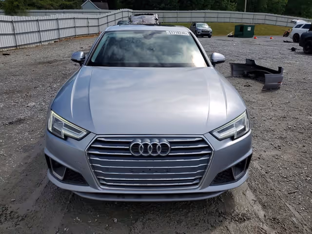 Audi A4 - фото 5
