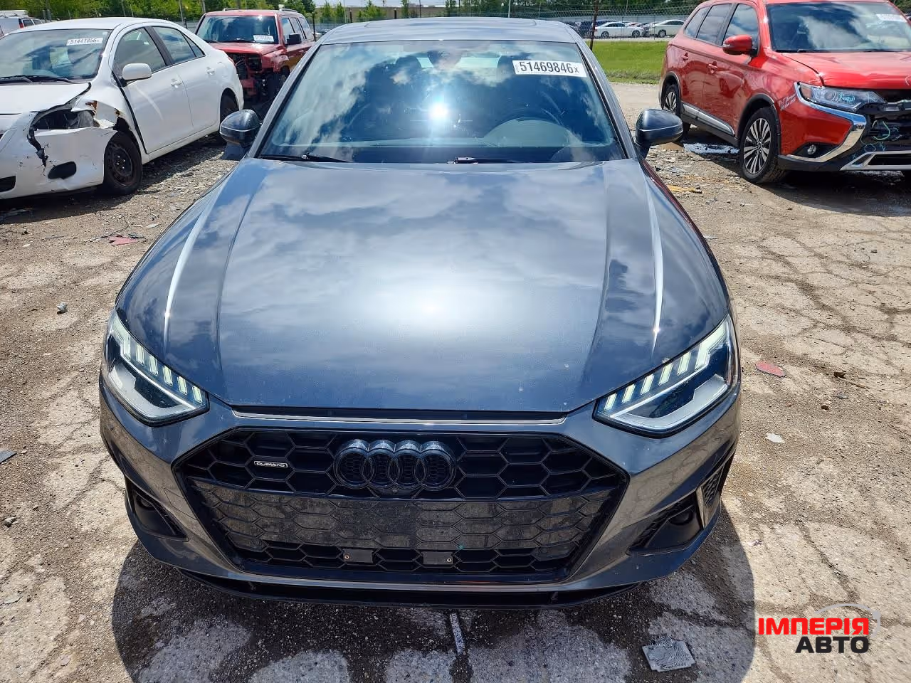 Audi A4 - фото 5