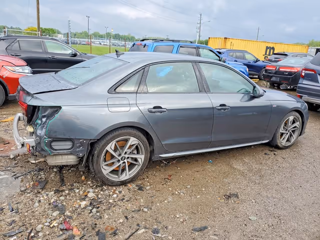 Audi A4 - фото 3