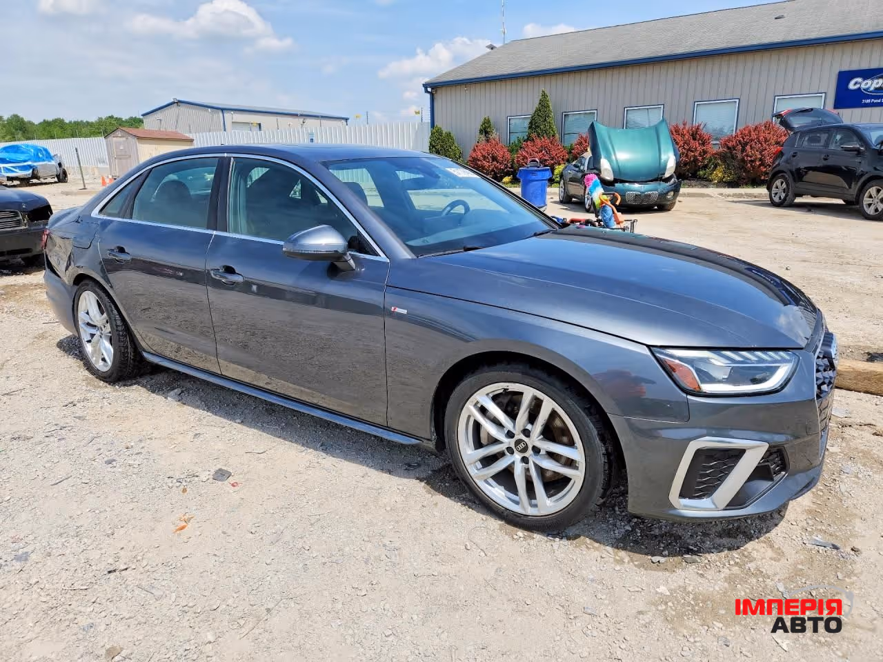 Audi A4 - фото 4