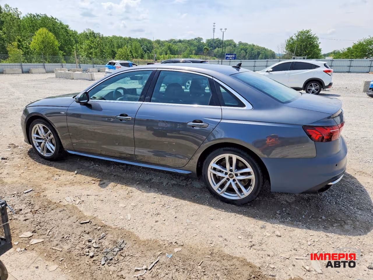 Audi A4 - фото 2