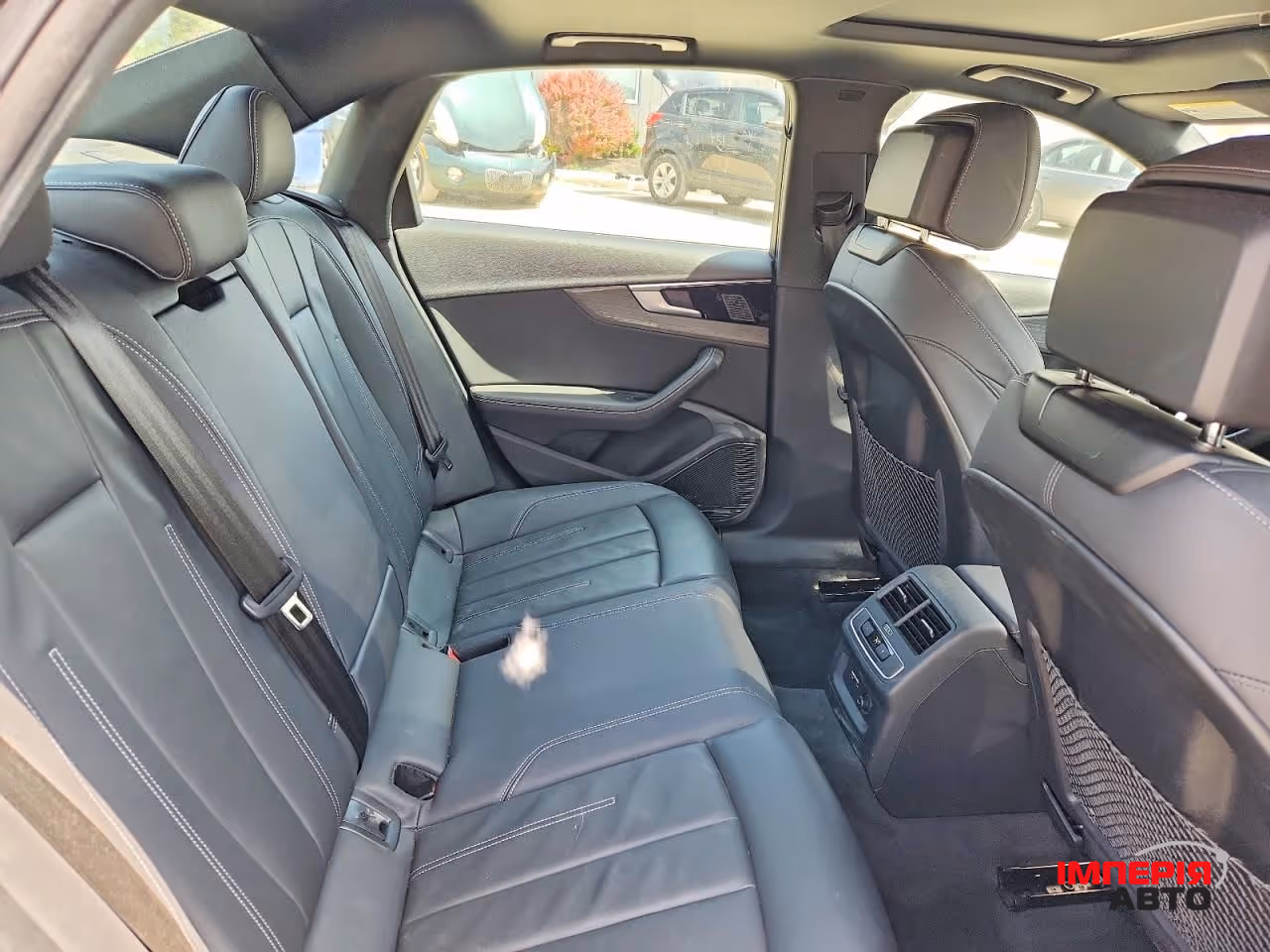 Audi A4 - фото 10