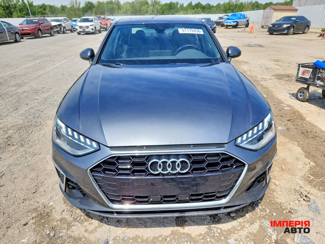 Audi A4 - фото 5