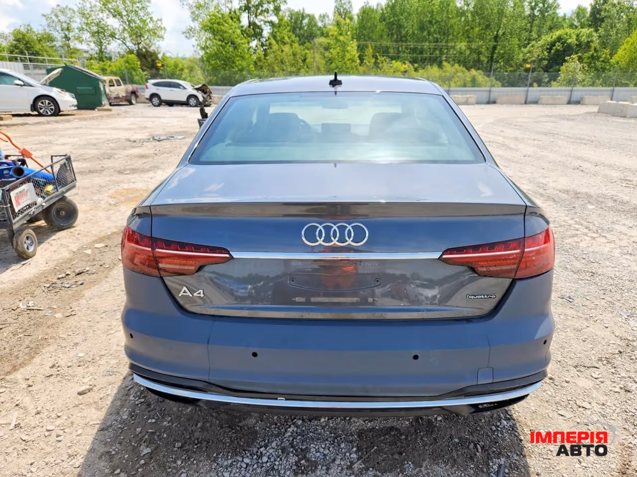 Audi A4 - фото 6