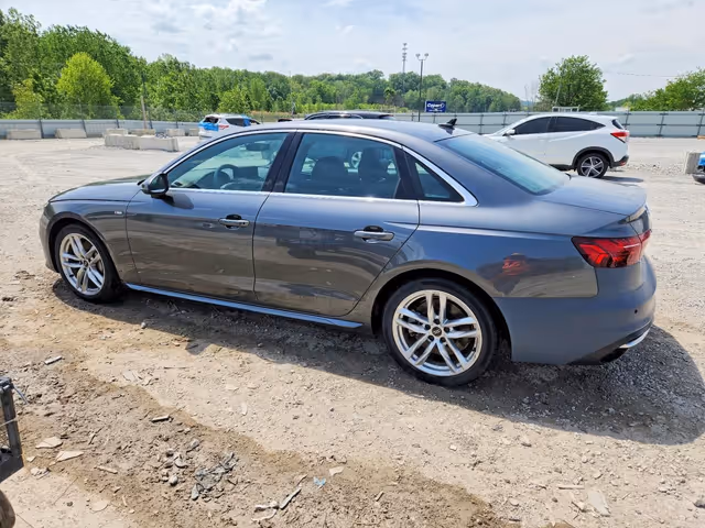 Audi A4 - фото 2